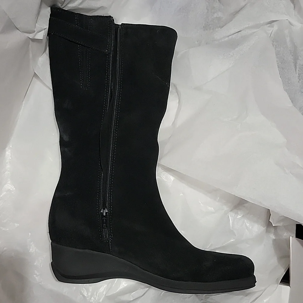 New La Canadienne Lizza Smoke Black Suede Zip Waterproof Boots